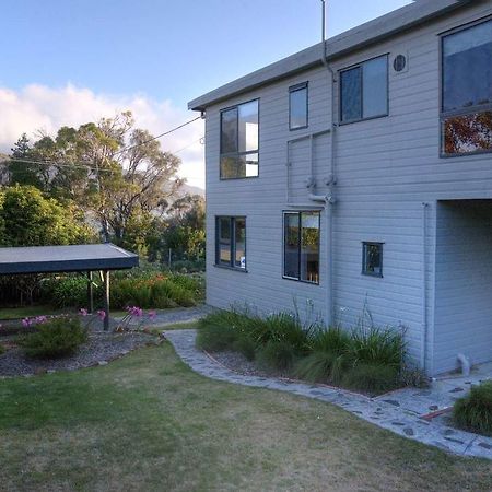 Cove Beach Apartment 1 Coles Bay Esterno foto