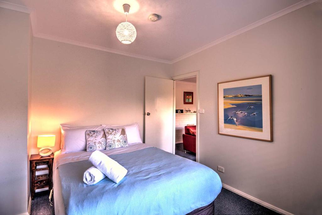 Cove Beach Apartment 1 Coles Bay Esterno foto