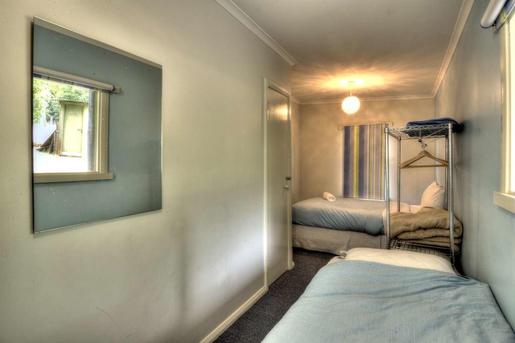 Cove Beach Apartment 1 Coles Bay Esterno foto